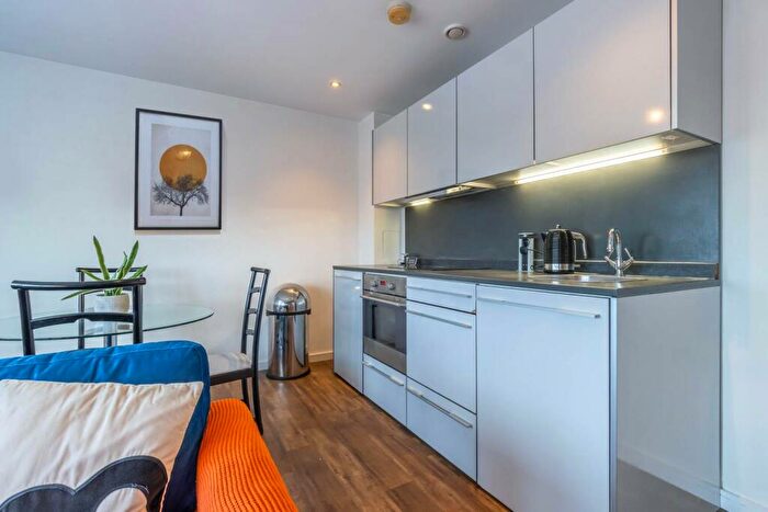 2 Bedroom Apartment To Rent In Brindley House, Newhall Street, B3