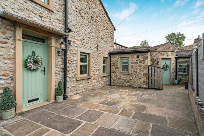 2 Bedroom End Of Terrace House For Sale In Constable Cottage, High Street, Gargrave, BD23