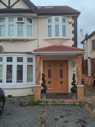 5 Bedroom Semi-Detached House To Rent In Harent Drive, Clay Hall, IG5