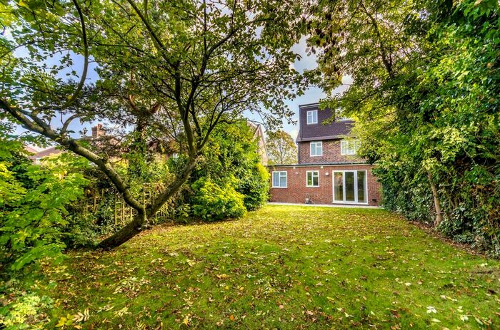 6 Bedroom Property To Rent In Slough Lane, Kingsbury, London, NW9