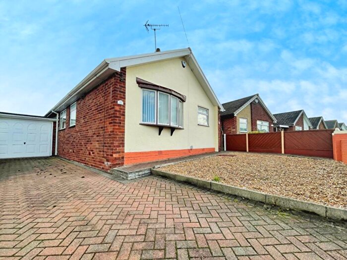 3 Bedroom Bungalow To Rent In Templegate Avenue, Leeds, West Yorkshire, LS15