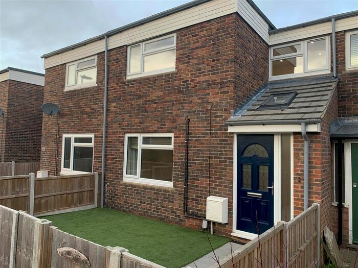 3 Bedroom Terraced House To Rent In Keats Close, Basingstoke, RG24