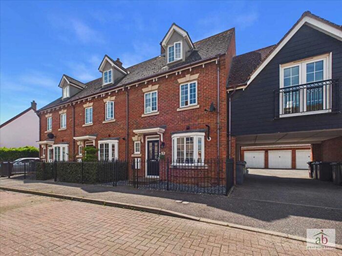 4 Bedroom Town House For Sale In Pepper Place, Grange Close, Kesgrave, IP5