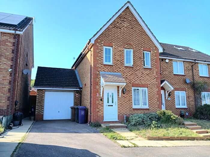 3 Bedroom Property To Rent In Fairfield Way, Stevenage, SG1