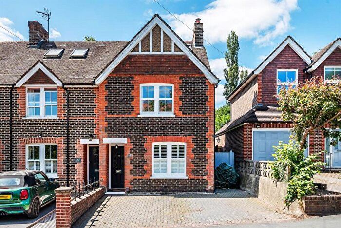 4 Bedroom End Of Terrace House For Sale In Barrow Green Road, Oxted, RH8