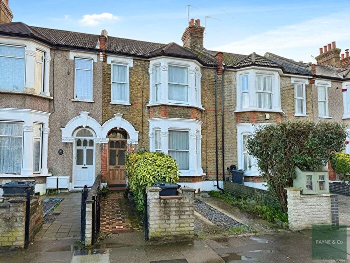 3 Bedroom Terraced House For Sale In Auckland Road, Ilford, IG1