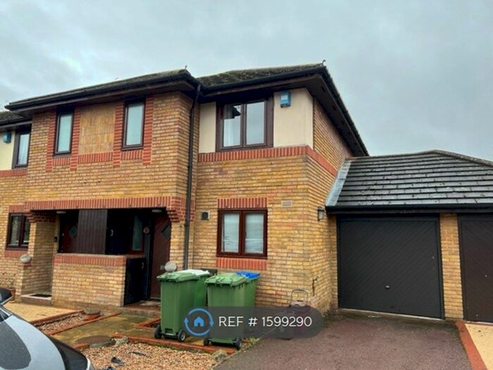 3 Bedroom Semi-Detached House To Rent In Baytree Close, Sidcup, DA15