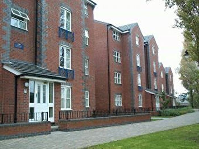 2 Bedroom Flat To Rent In Drapers Fields, Canal Basin, Coventry, West Midlands, CV1