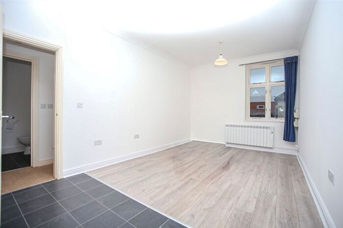 1 Bedroom Flat To Rent In Knapp Road, Cheltenham, Gloucestershire, GL50