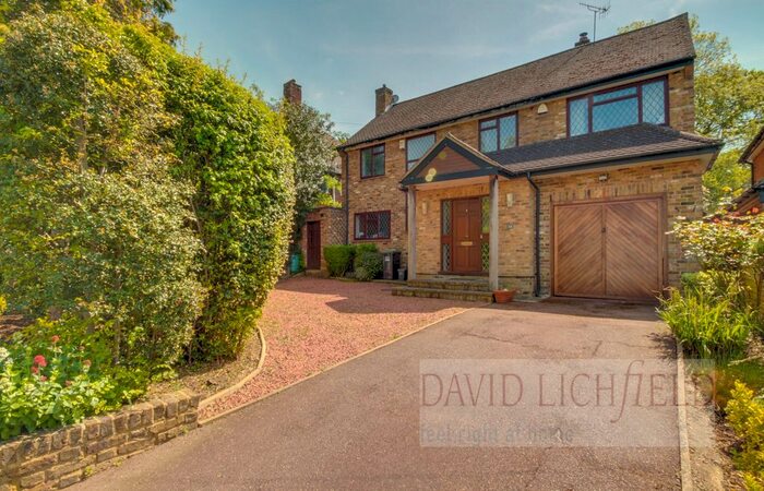 4 Bedroom Detached House To Rent In Westbury Road, Northwood, HA6