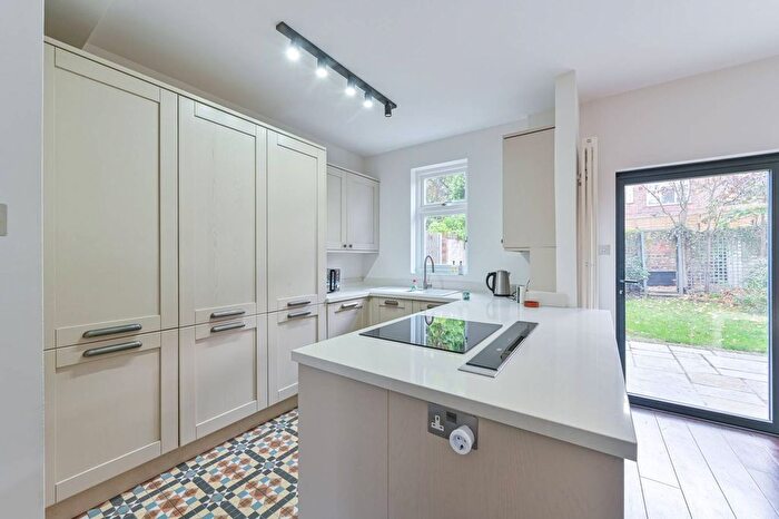 5 Bedroom Semi-detached House For Sale In Hillworth Road, Tulse Hill, London, SW2