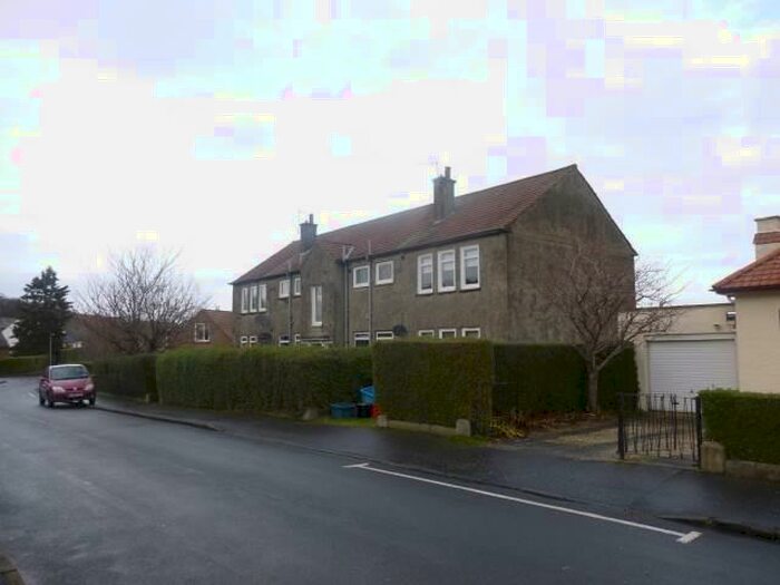 3 Bedroom Flat To Rent In Silverknowes Crescent, Edinburgh, EH4