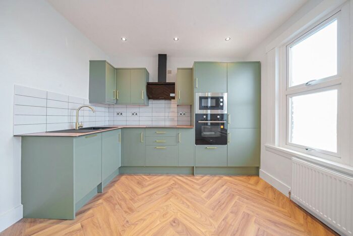 2 Bedroom Flat For Sale In Nithdale Road, London, SE18