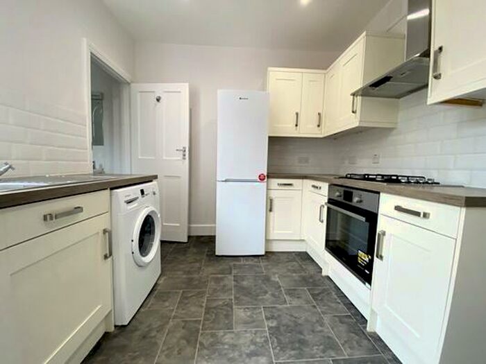 2 Bedroom Cottage To Rent In Dekker Road, Dulwich, London, SE21