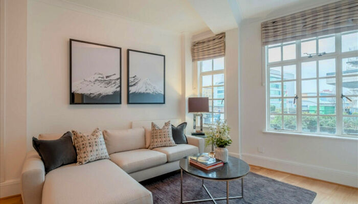 2 Bedroom Apartment To Rent In Park Road, London, NW8