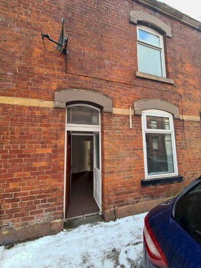 2 Bedroom Terraced House To Rent In Ryeburne Street, Oldham OL4