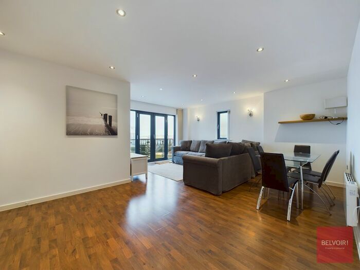 2 Bedroom Flat To Rent In South Quay, Kings Road, Swansea, SA1