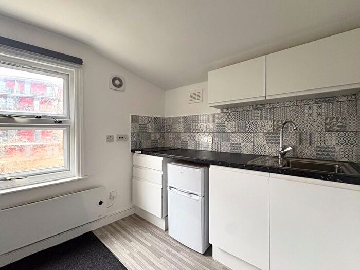 1 Bedroom Flat To Rent In Bodney Road, London, E8