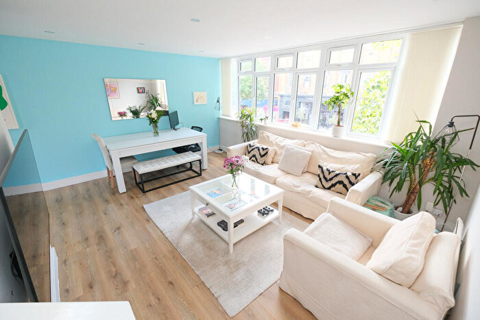 3 Bedroom Maisonette For Sale In High Street, Orpington, BR6