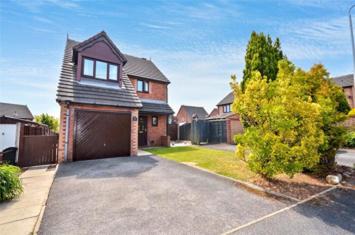 3 Bedroom Detached House For Sale In Raylands Lane, Leeds, LS10