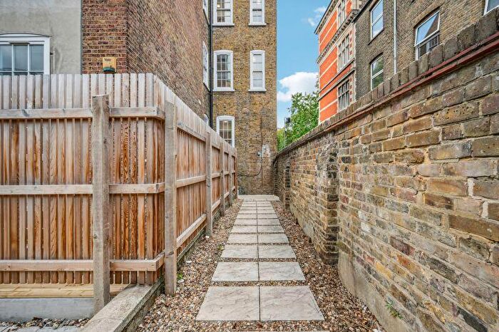 1 Bedroom Flat To Rent In Broadway, Stratford, E15