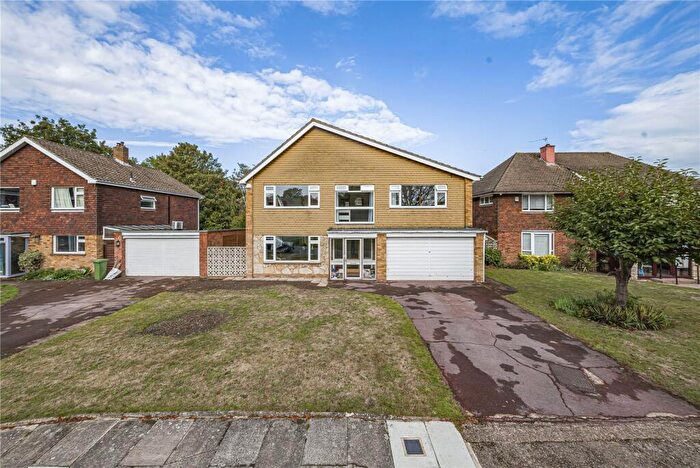 5 Bedroom Detached House For Sale In Lawn Close, Bromley, BR1