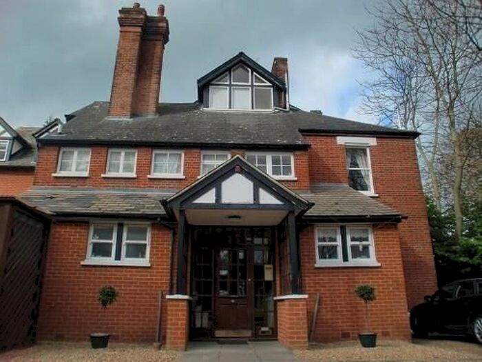 2 Bedroom Flat To Rent In Kew Road, Richmond, TW9