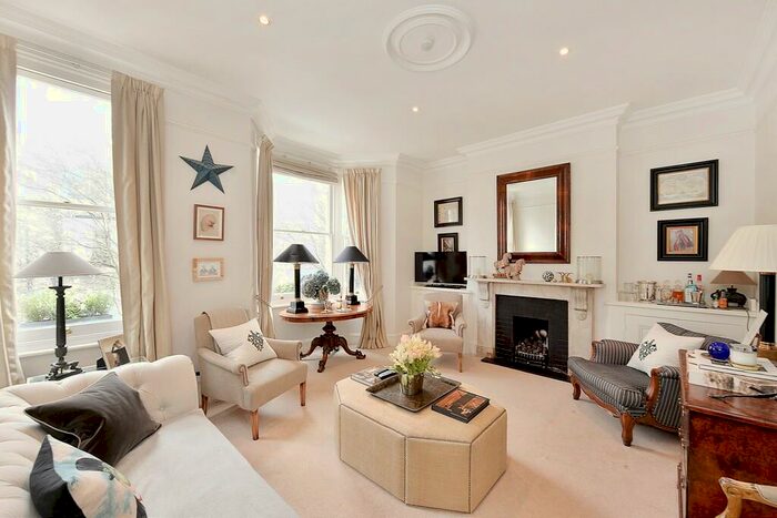 3 Bedroom Flat To Rent In Uverdale Road, Chelsea, SW10