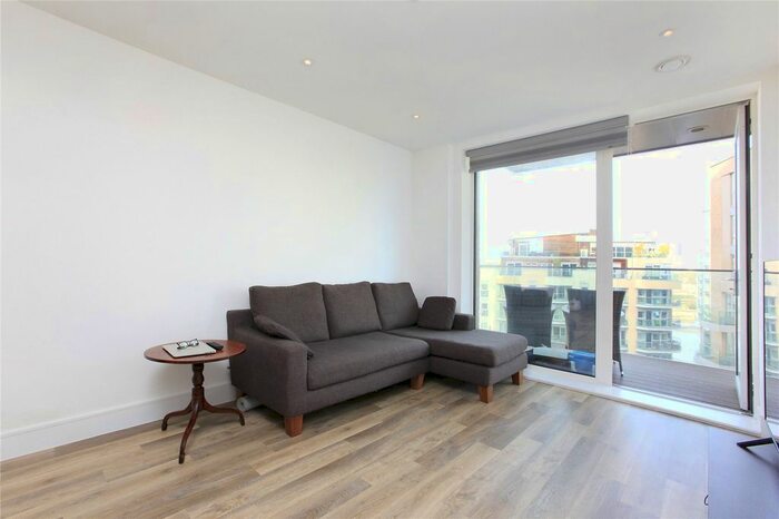 2 Bedroom Flat To Rent In York Road, Battersea, SW11