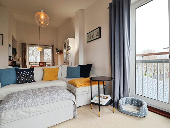 1 Bedroom Apartment For Sale In Jim Driscoll Way, Cardiff, CF11