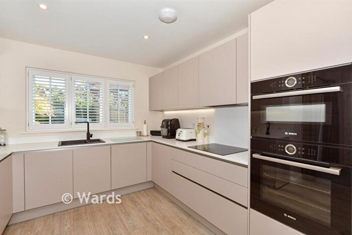 3 Bedroom Semi-Detached House For Sale In Hawthornden Grove, Yalding, Maidstone, Kent, ME18
