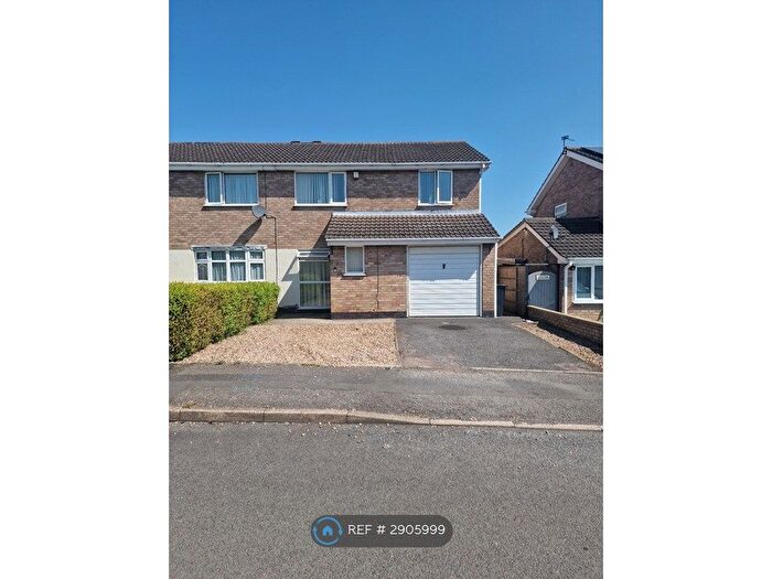 3 Bedroom Semi Detached House To Rent In Harvest Close, Leicester, LE4