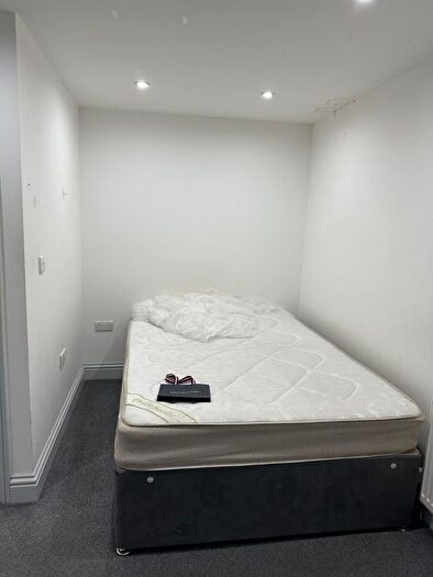 2 Bedroom Flat To Rent In Lynwood Gardens, Southall, UB1