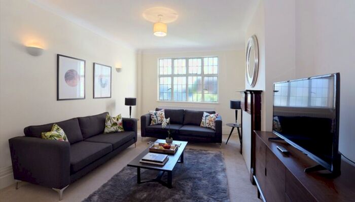 5 Bedroom Flat To Rent In Park Road, NW8