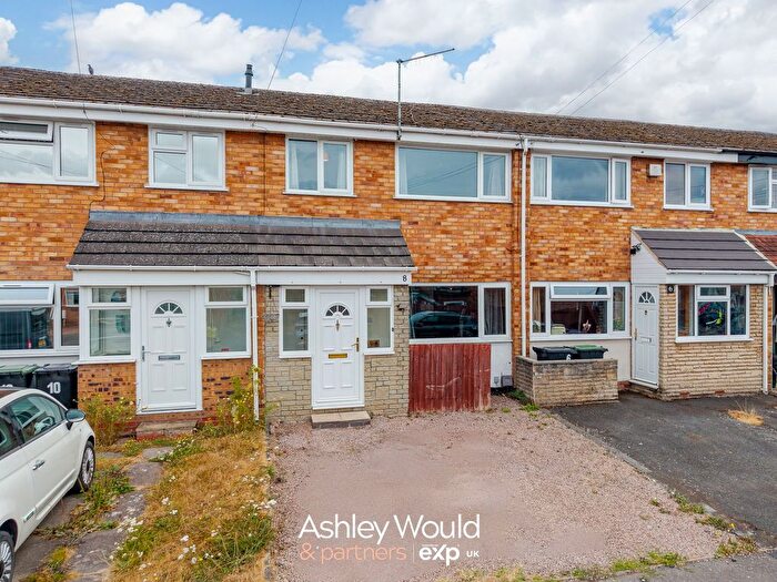 3 Bedroom Terraced House For Sale In Woodrow Close, Catshill, Bromsgrove, B61