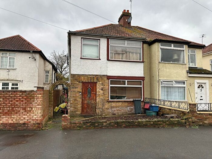 3 Bedroom Semi-Detached House To Rent In Hounslow Gardens, Hounslow, TW3