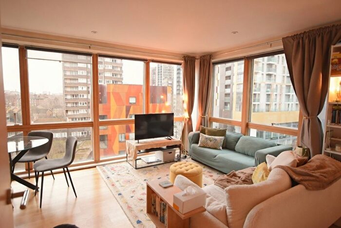 2 Bedroom Flat To Rent In Metro Central Heights, Newington Causeway, London, SE1