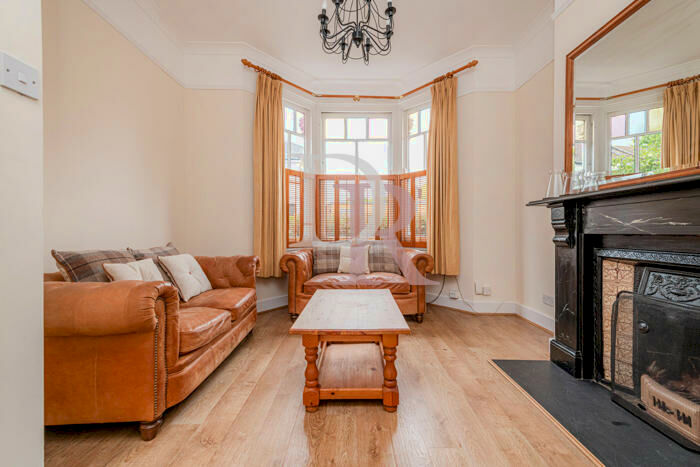 2 Bedroom Flat To Rent In Frobisher Road, London, N8