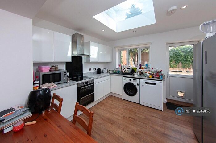 6 Bedroom Detached House To Rent In The Hollow, Bath, BA2