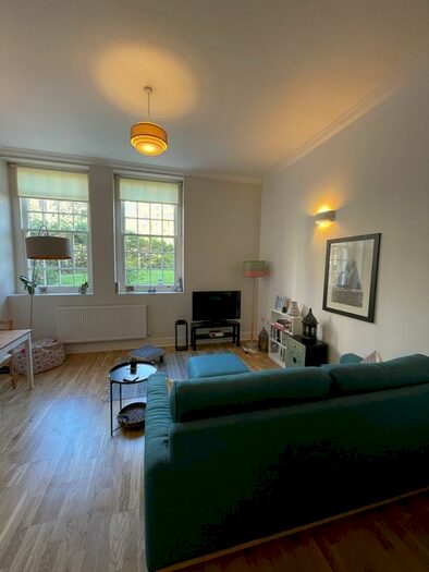 1 Bedroom Flat To Rent In Hilda Road, Southall, UB2