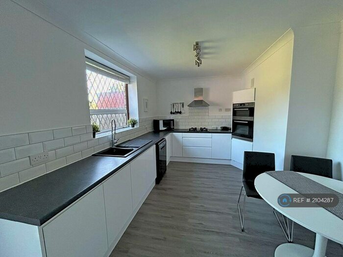 3 Bedroom Terraced House To Rent In St. Pauls Wood Hill, Orpington, BR5