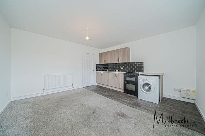 1 Bedroom Flat To Rent In Leigh Road, Worsley, M28