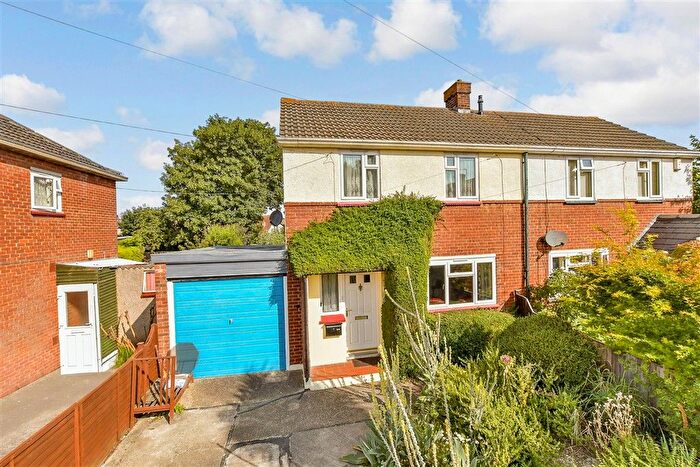 2 Bedroom Semi Detached House For Sale In Lion Field, Faversham, Kent, ME13