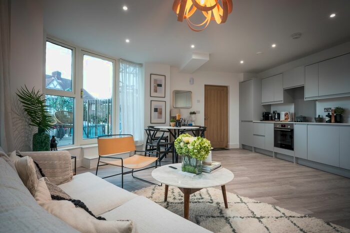 1 Bedroom Flat To Rent In The London Mews, London, N3