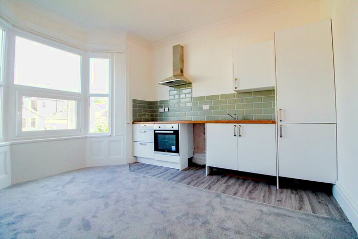 1 Bedroom Flat To Rent In Penylan Road, Roath, Cardiff, CF23