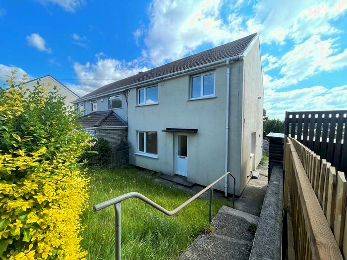 3 Bedroom End Of Terrace House To Rent In Cefn Hengoed, Hengoed, CF82