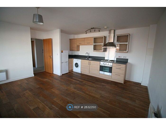 2 Bedroom Flat To Rent In Crouch St, Colchester, CO3