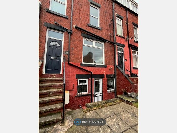 2 Bedroom Terraced House To Rent In Woodview Road, Leeds, LS11