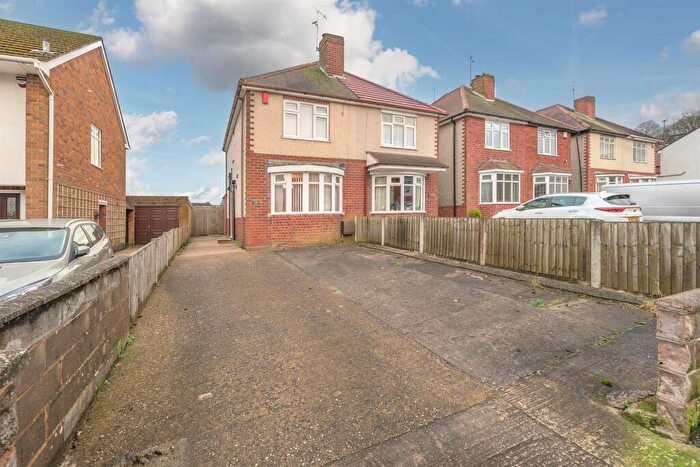 2 Bedroom Semi-Detached House For Sale In Mount Pleasant, Kingswinford, DY6
