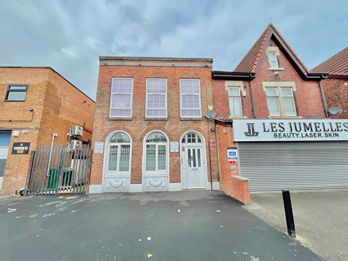 1 Bedroom Flat To Rent In Roundhay Road, Leeds, LS8